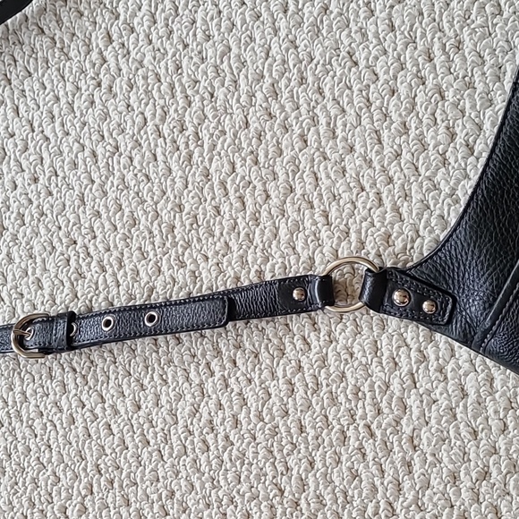 Medium size black leather Coach purse - Picture 3 of 7